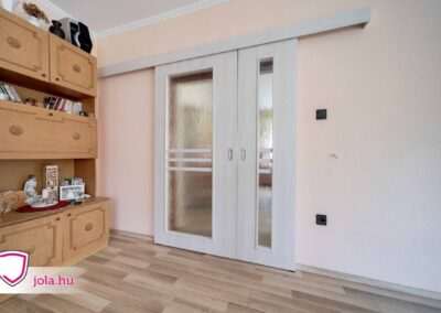 Beltéri tolóajtó referenciafotózás | Jola